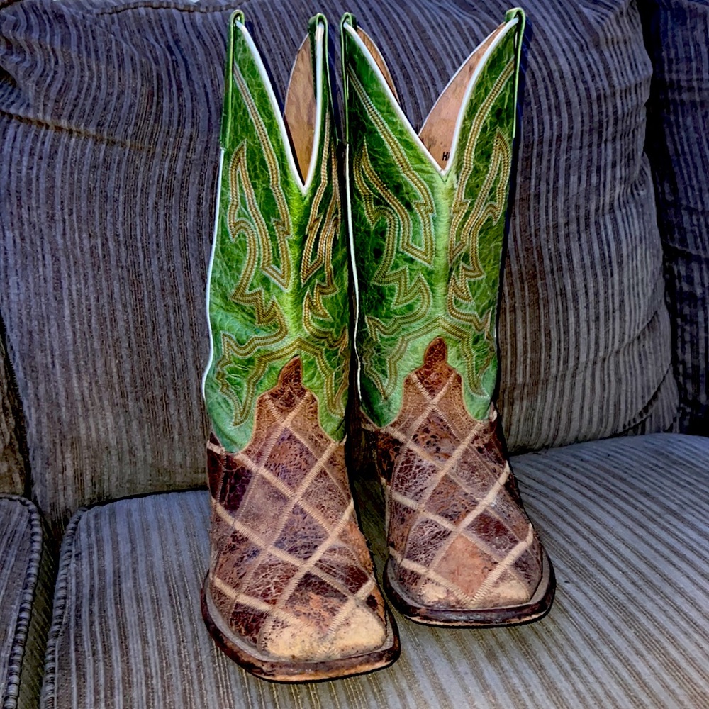 HP mens 11 D good condition. Smoke free and pet free home